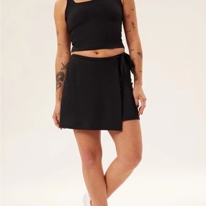 NWOT Girlfriend Collective Weekender Warp Skort